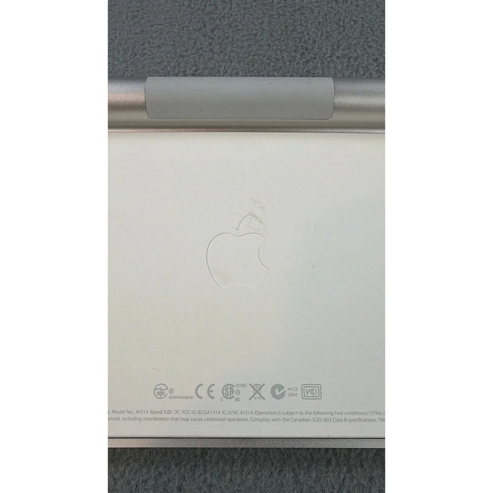 Apple Wireless Keyboard A1314 Bluetooth Silver Aluminum White Keys Tested